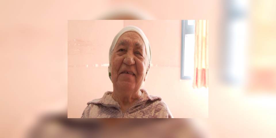 סבתא סוליקה שרה שיר ערש בפרסית